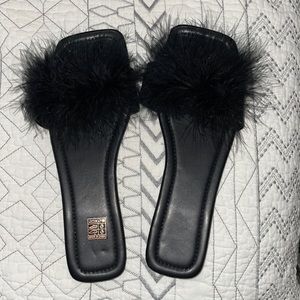 Black fluff sandals